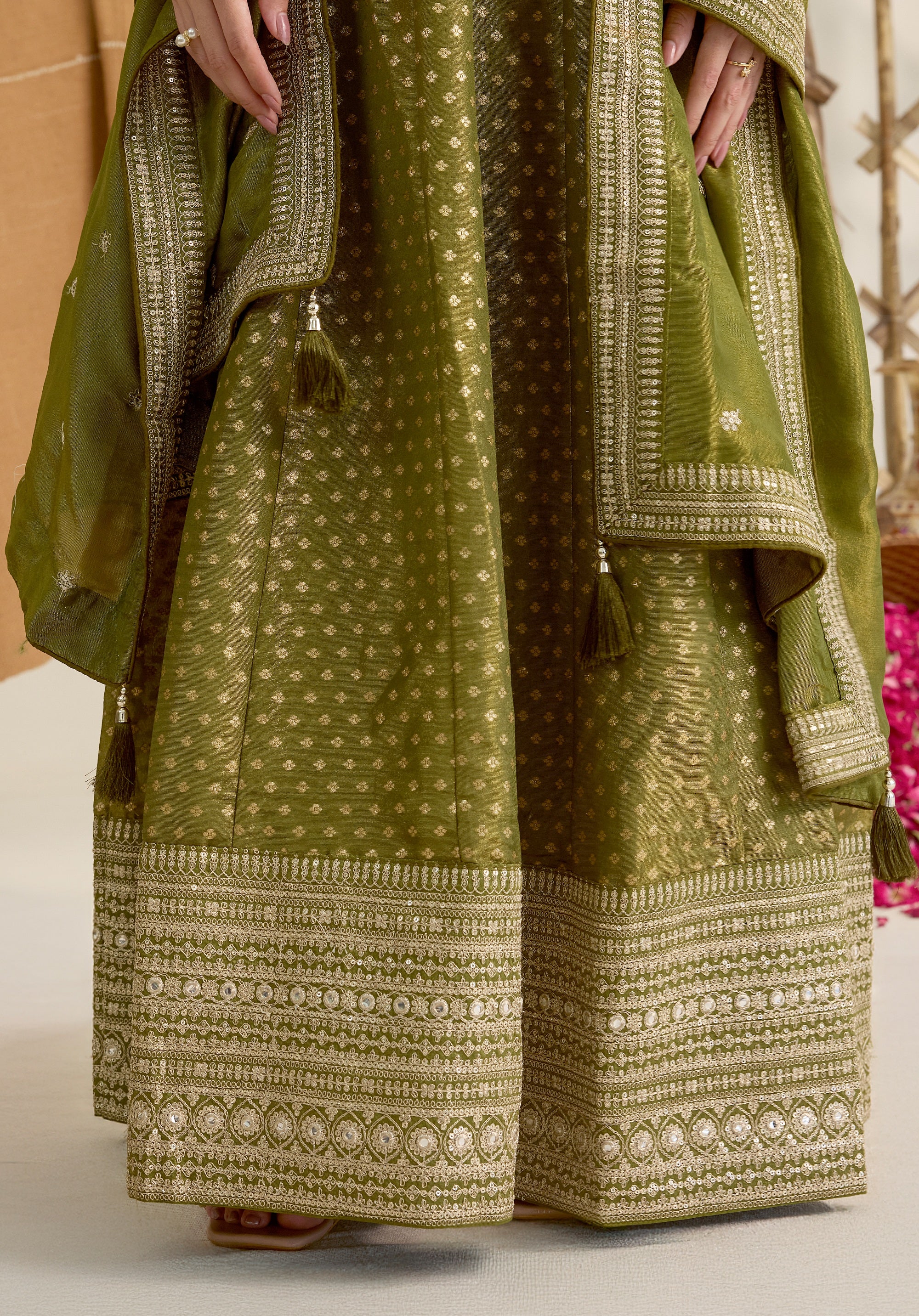 Emerald green Heer Anarkali suit Indian ethnic wear: pure organza silk with floral embroidery, vibrant Jamdani kurta design, perfect for weddings, buy salwar kameez online Banarasi style.