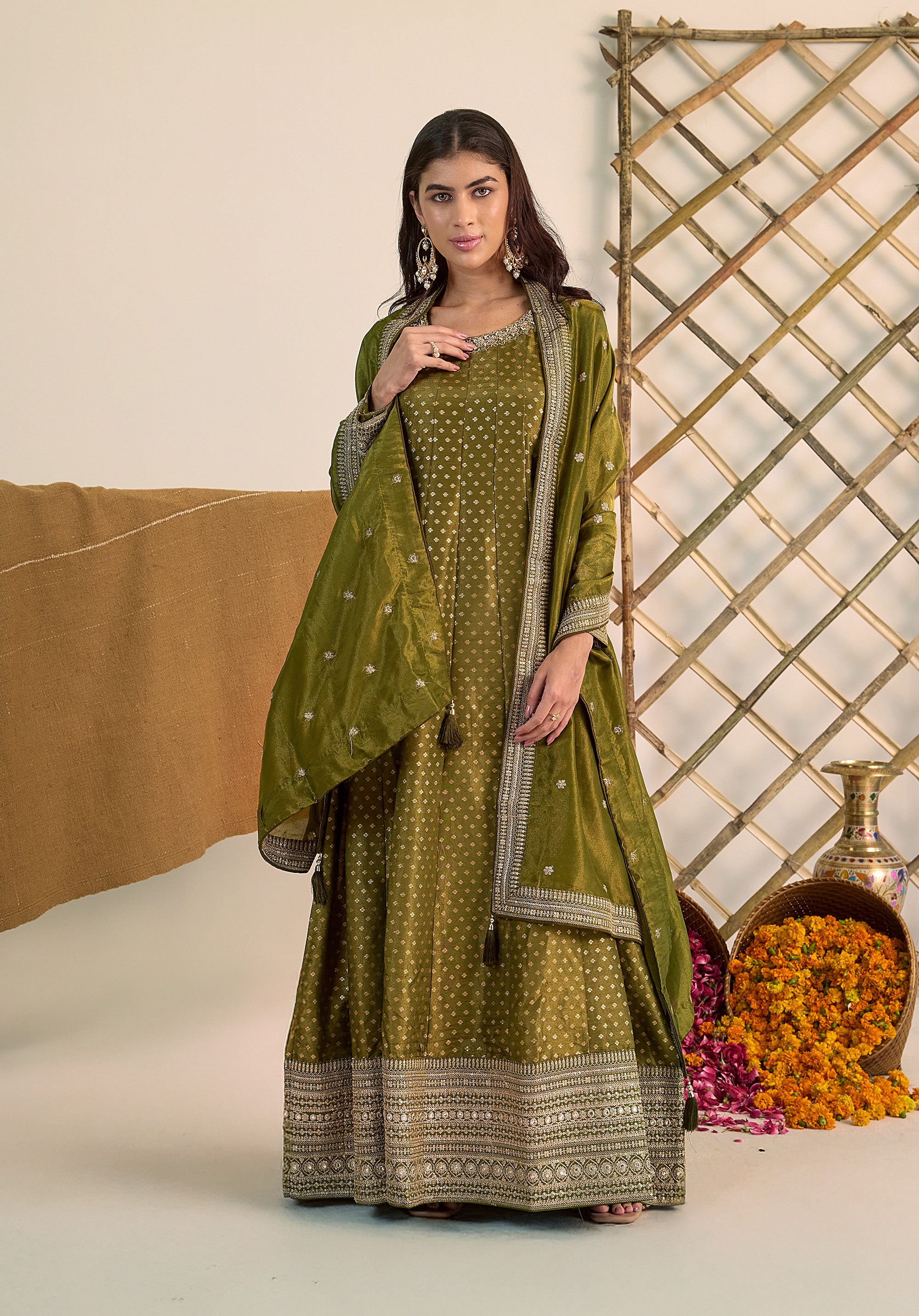 Emerald green Heer Anarkali suit Indian ethnic wear: pure organza silk with floral embroidery, vibrant Jamdani kurta design, perfect for weddings, buy salwar kameez online Banarasi style.