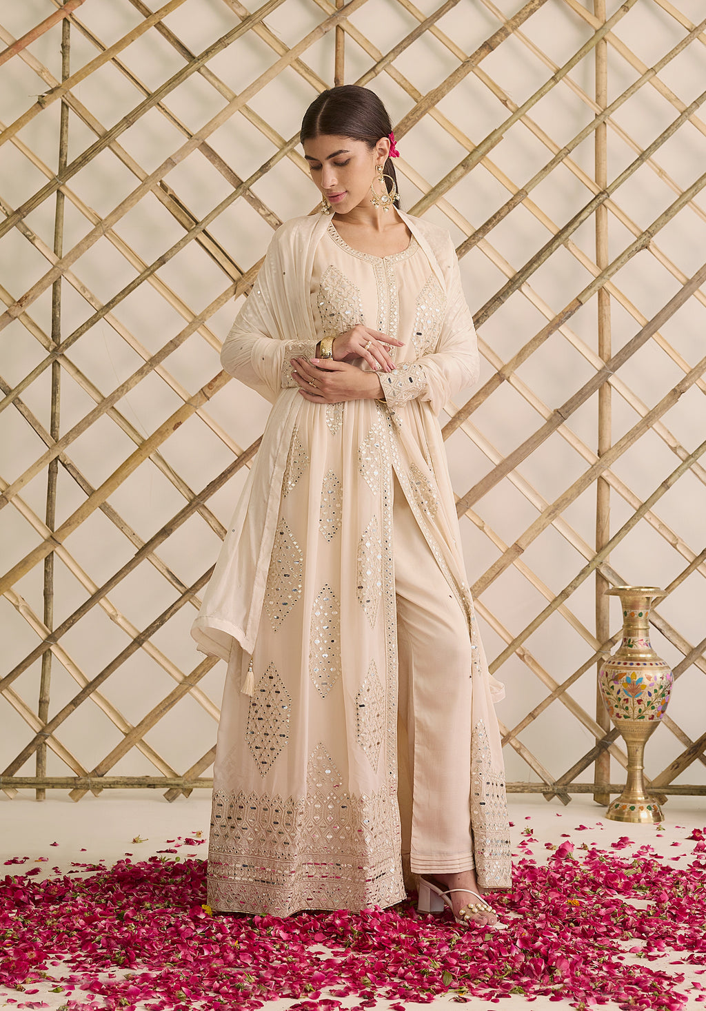 Off white Aafreen Anarkali suit Indian ethnic wear: georgette silk with white threadwork chikan embroidery, flared silhouette, lilac dupatta, buy salwar kameez online Lucknowi chikankari.