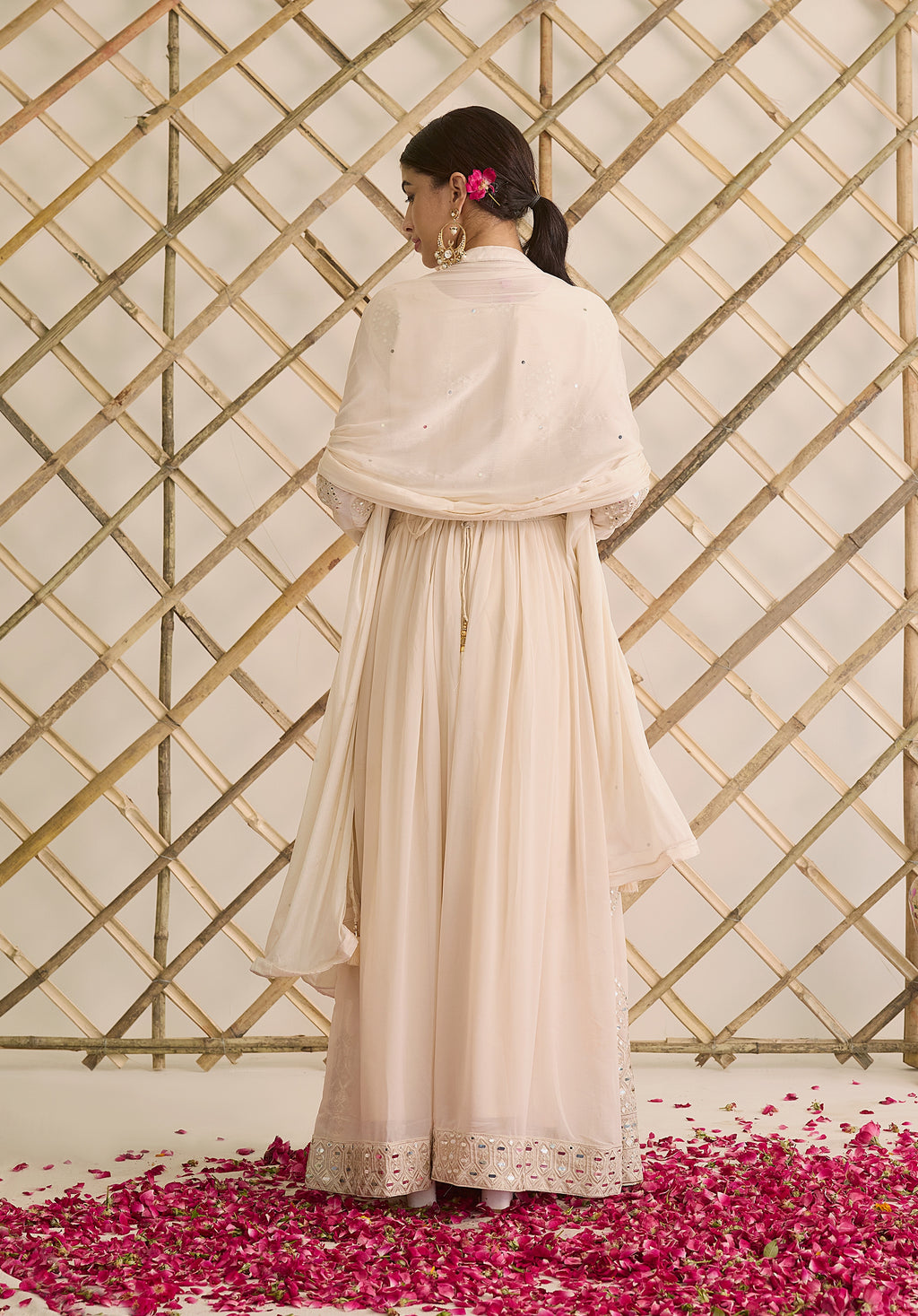 Off white Aafreen Anarkali suit Indian ethnic wear: georgette silk with white threadwork chikan embroidery, flared silhouette, lilac dupatta, buy salwar kameez online Lucknowi chikankari.