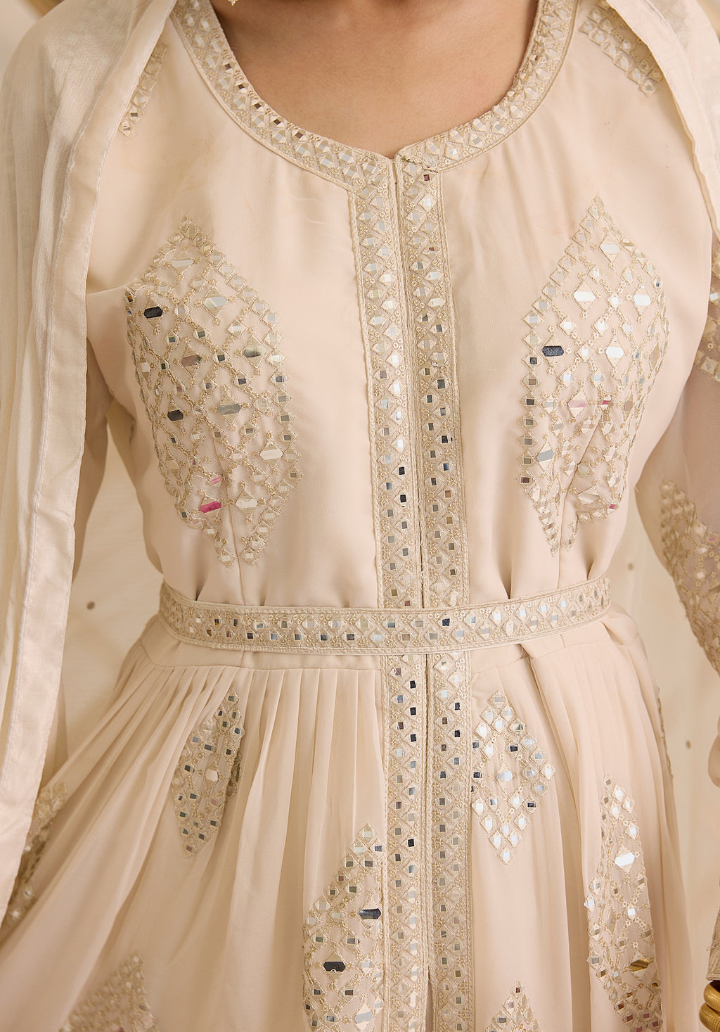 Off white Aafreen Anarkali suit Indian ethnic wear: georgette silk with white threadwork chikan embroidery, flared silhouette, lilac dupatta, buy salwar kameez online Lucknowi chikankari.